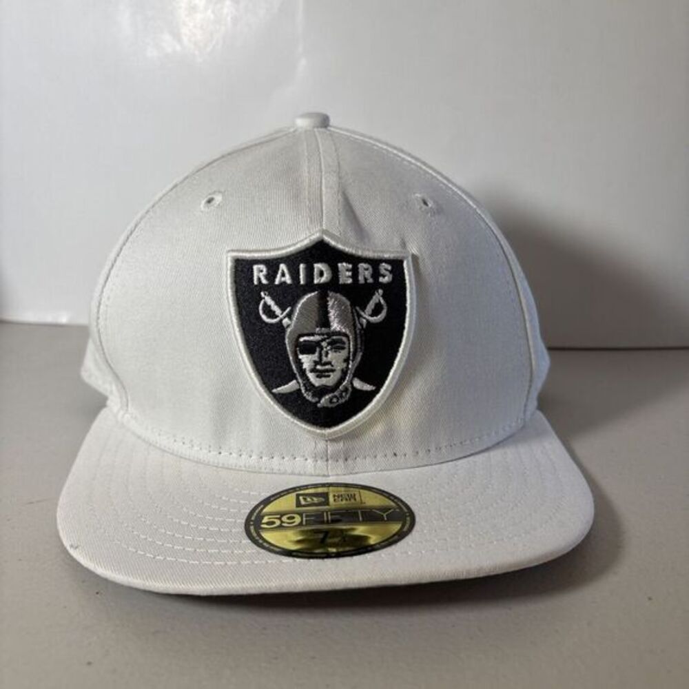 New Era 59Fifty Las Vegas Raiders NFL White Fitted Hat NEW - Size 7 1/4